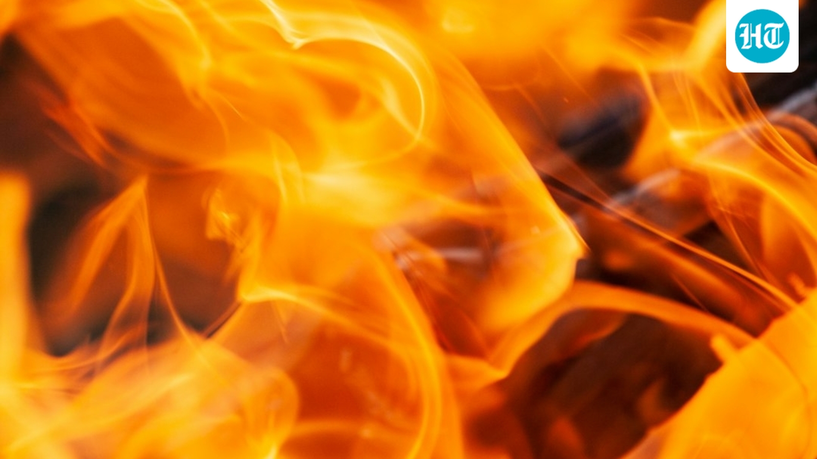 Bakersfield, CA fire today: Map, evacuation updates as blaze burns near Cottonwood Road and Hale Street