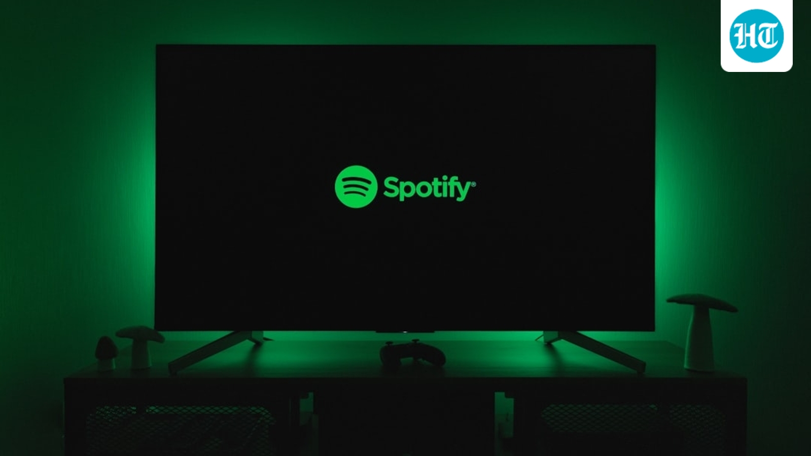Spotify down for thousands of users as Drake releases three albums; Apple Music faces issues too