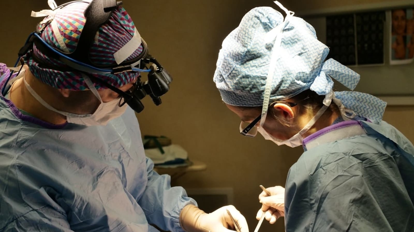 Pakistani doctor walks out of surgery to have sex with nurse in UK: Report