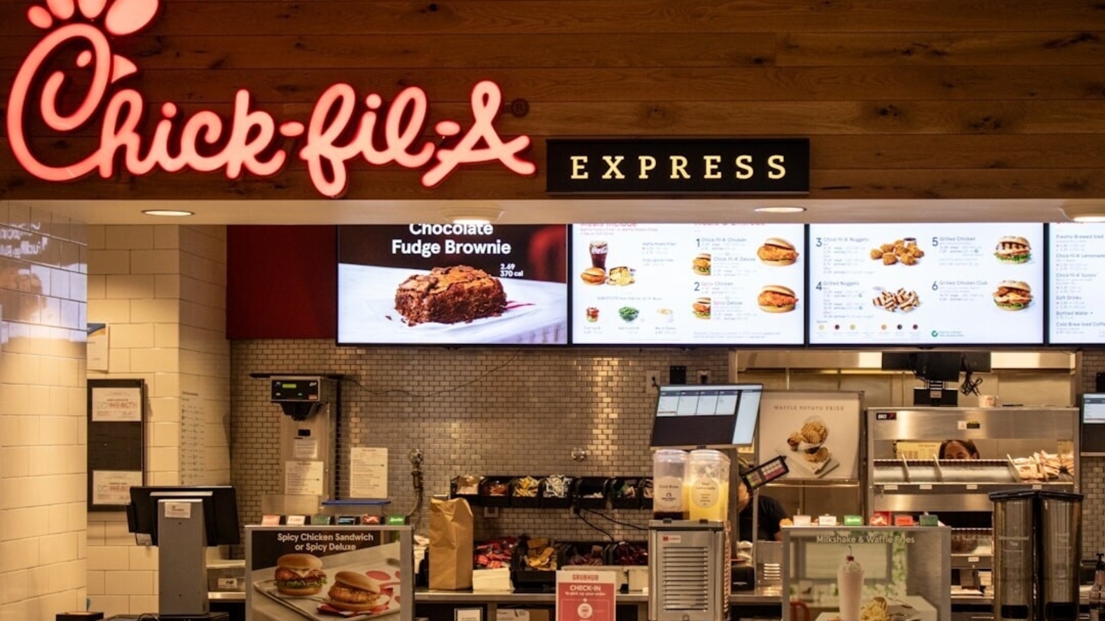 Is Chick-fil-A open on 4th of July? Here's what's open and closed - All on banks, post offices, UPS and FedEx