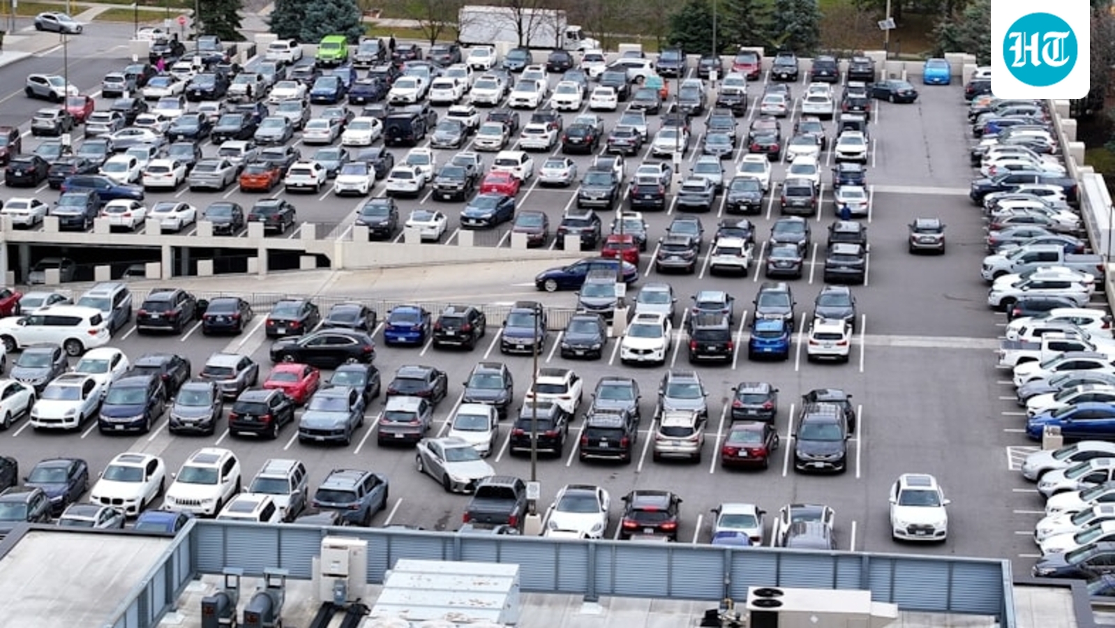 Costly parking buildings sit empty while streets stay jammed: Study