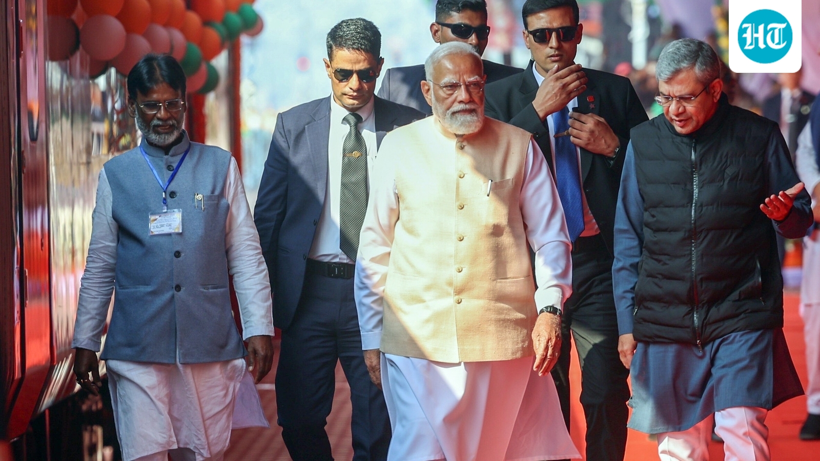 'Paltano darkar, chai BJP sarkar': In Bangla, PM Modi steps up Bengal offensive, tears into TMC