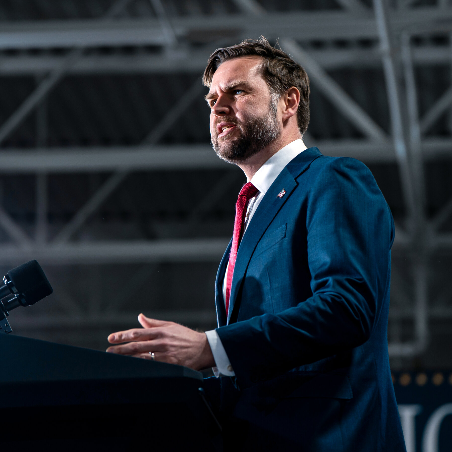 Ahead of 2028, Vance Collects Cash, Chits and Contacts