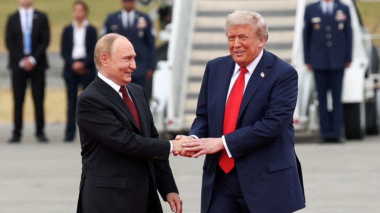 Putin's bodyguards ‘collect his poop in pouches’: Reports re-emerge amid Alaska summit