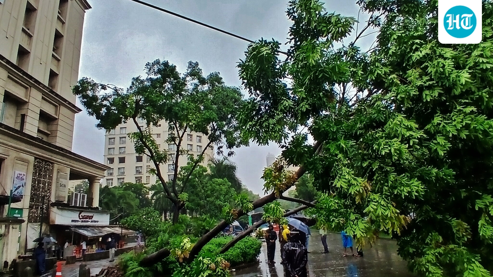 Mumbai rains LIVE: Mumbai gets brief break from rain, severe waterlogging disrupts daily life in city