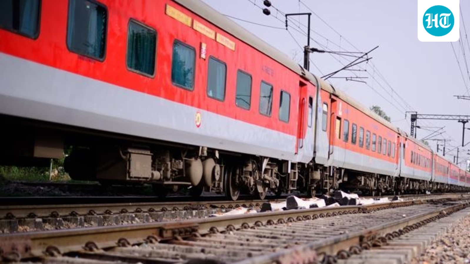Bomb scare on Delhi-Patna Tejas Rajdhani Express, passengers evacuated but nothing found