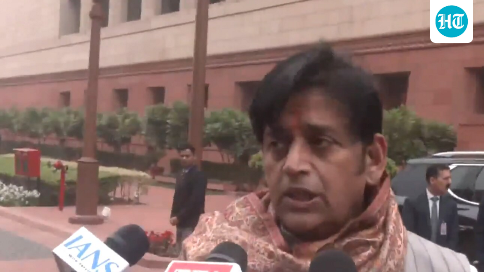 Ravi Kishan's reaction to Ajit Pawar's death in plane crash: 'Aaj ek raja chale gaye' | Video