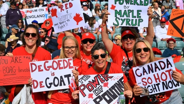 England leads Canada 7-5 in Women's Rugby World Cup final