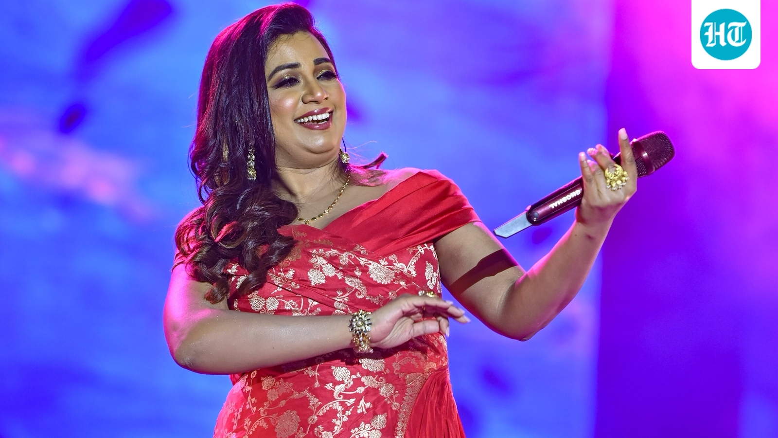 Harsha Bhogle in awe of Shreya Ghoshal after Mumbai concert, says she is ‘worthy successor’ to Lata Mangeshkar. Watch