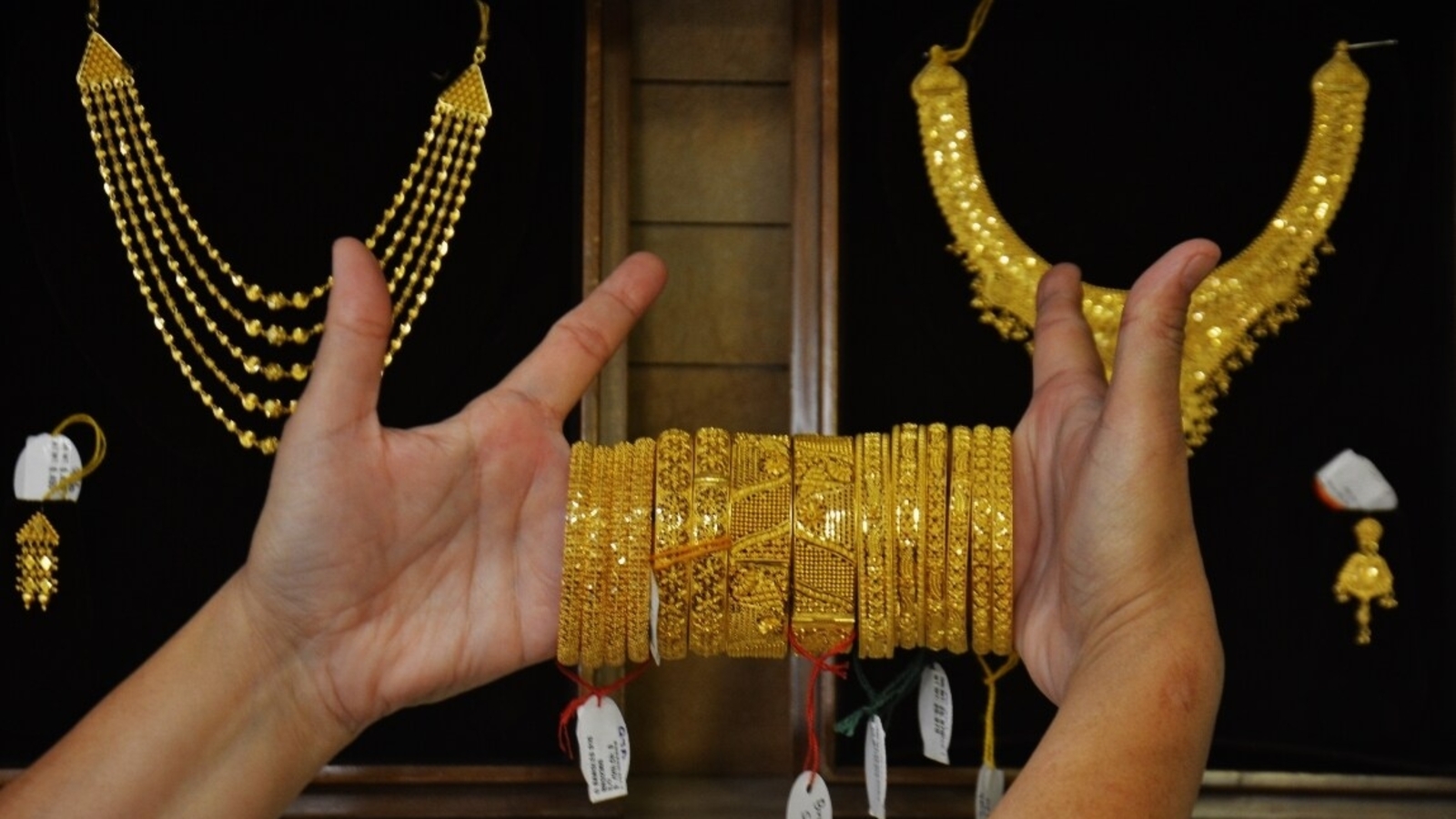 MCX gold prices slip by 8%, silver dips by 11% amid Iran-US war: Check city-wise rates
