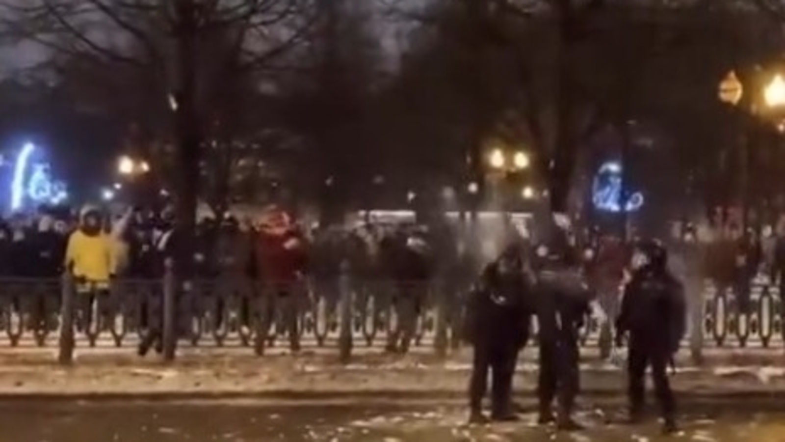 Fact check: Did New Yorkers throw snowballs at ICE officers? Truth behind viral video