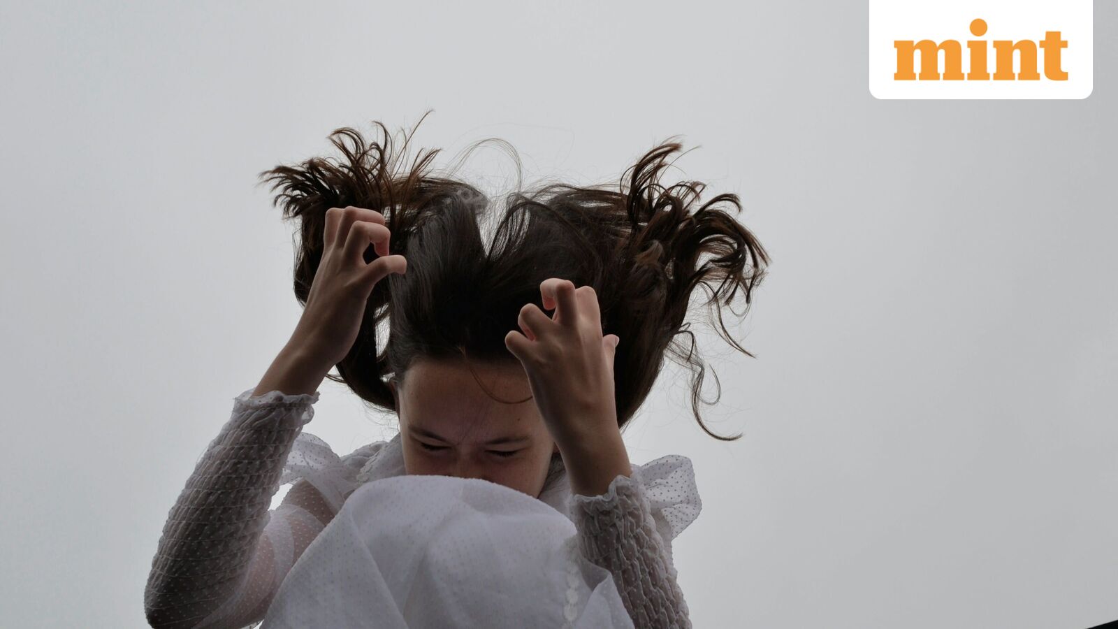 Health coach says 5 daily emotional hygiene habits can help you beat stress and anxiety: ‘Read more and watch less’