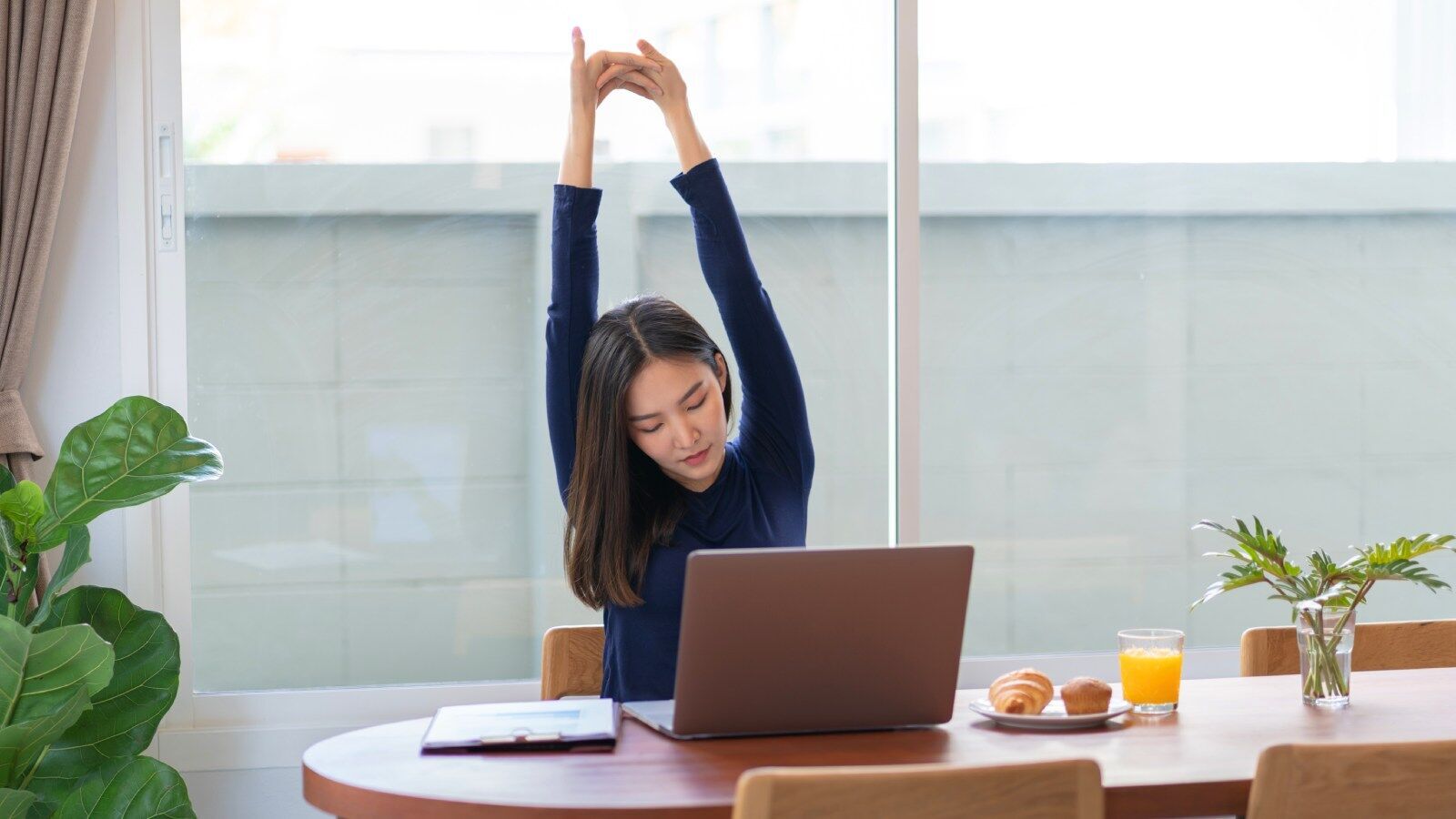 10 gentle stretches for professionals to relax after a busy workday