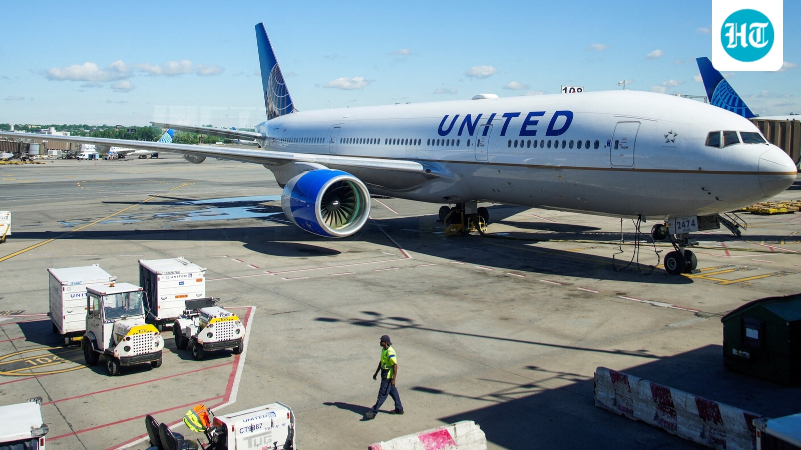 Close call: United Airlines flight has scary landing at Orlando Airport; video surfaces