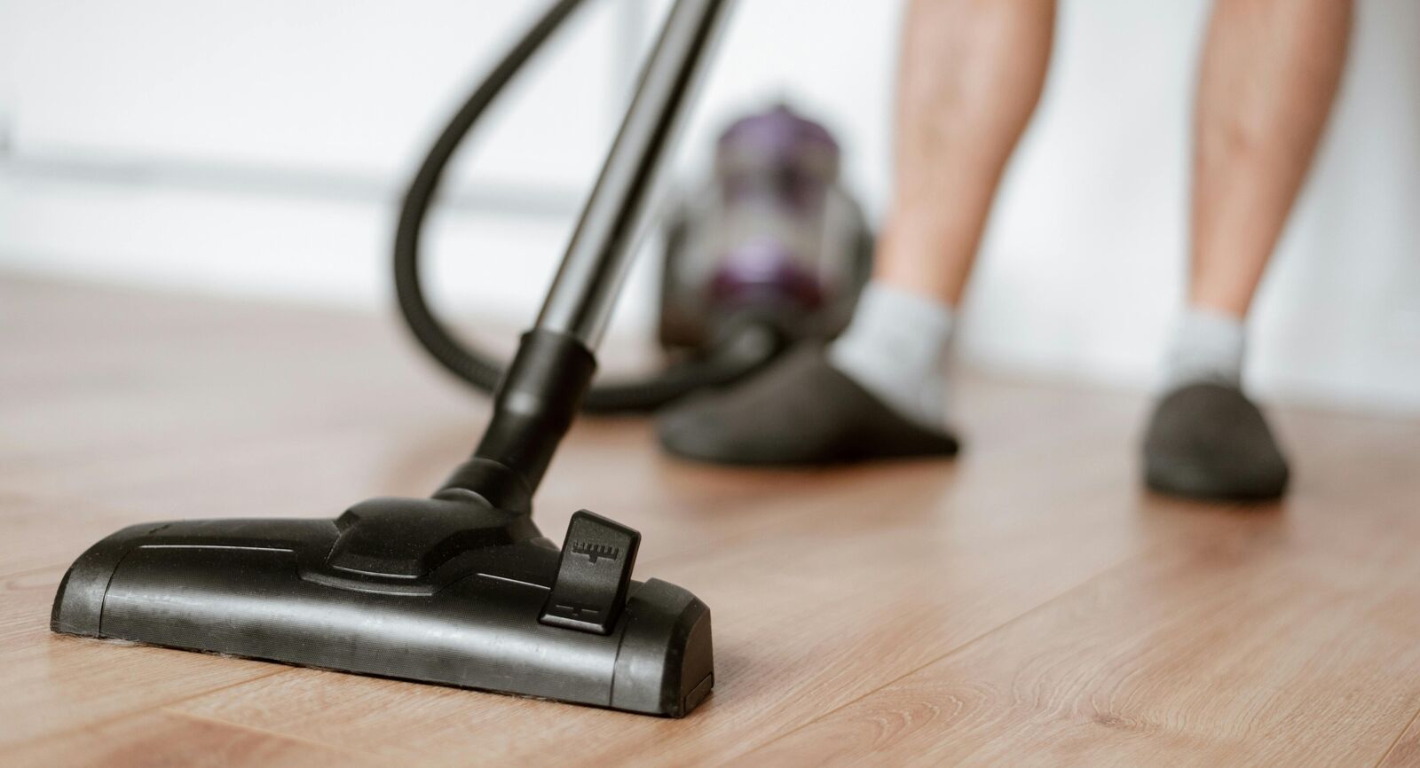 Top 10 vacuum cleaners perfect for monsoon: Best picks for wet floors, muddy footprints and damp dust removal