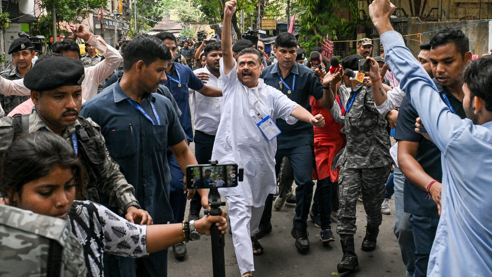 BJP races ahead in very early Bengal results trends, BJP's Suvendu Adhikari leads in Bhabanipur