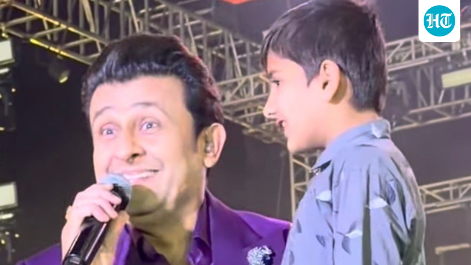 Sonu Nigam wins hearts as he helps lost child find his uncle with impromptu performance during concert. Watch