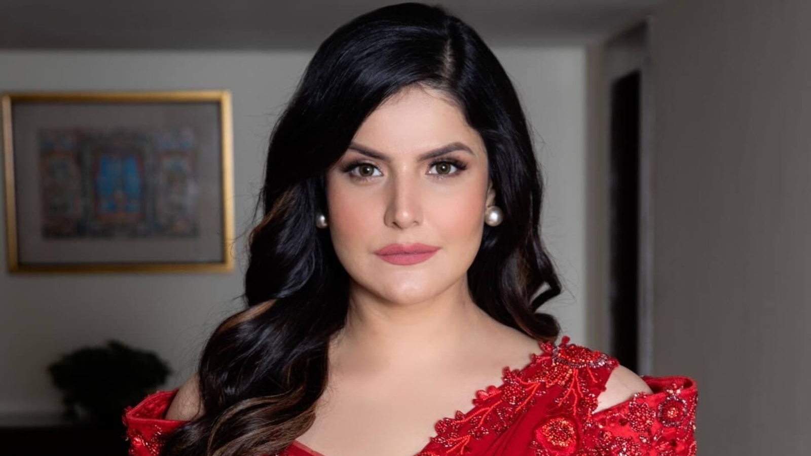 Zareen Khan slams vulgar comments on her social media account: ‘Yeh kya chakkar hai, koi sumjhaao please’